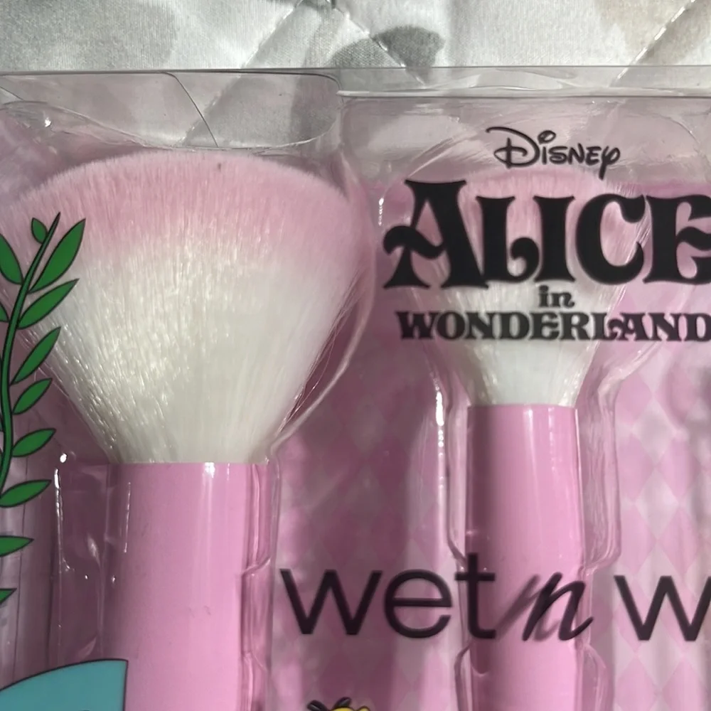 New Wet N Wild Alice in Wonderland brush set